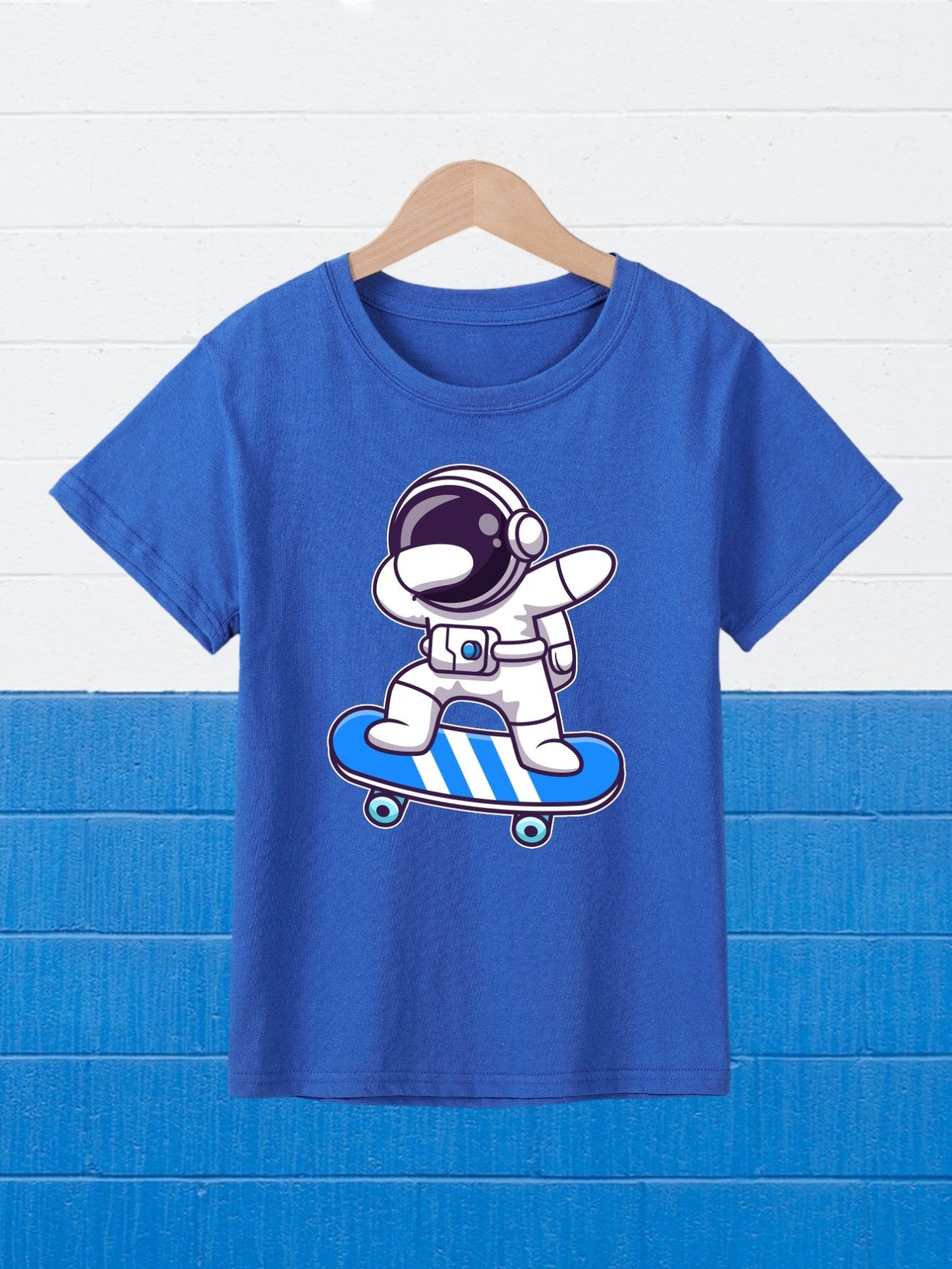 Girl's Cartoon Astronaut Playing Skateboard Pattern Shirt, Casual Breathable Comfy Short Sleeve Tee Top For City Walk Street Hanging Outdoor Activities
