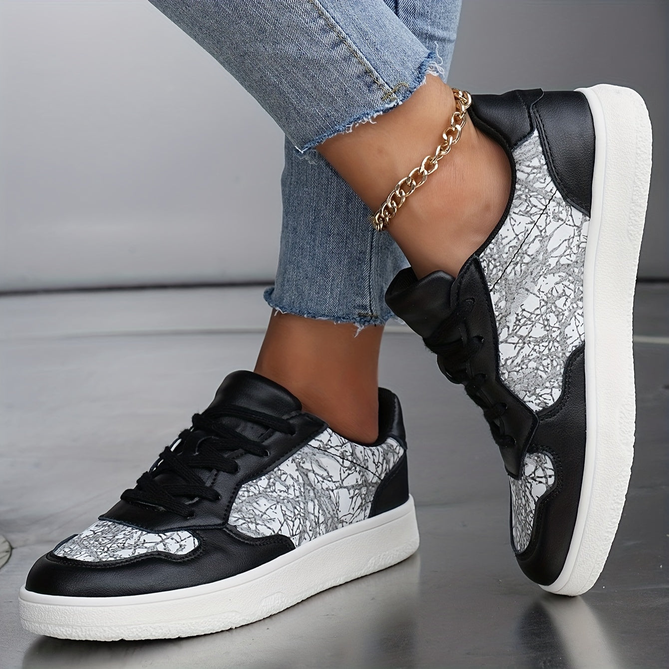 Girl's Trendy Skate Shoes, Lace Up Comfy Non Slip Stree Style Sneakers For All Seasons Outdoor Workout Activities
