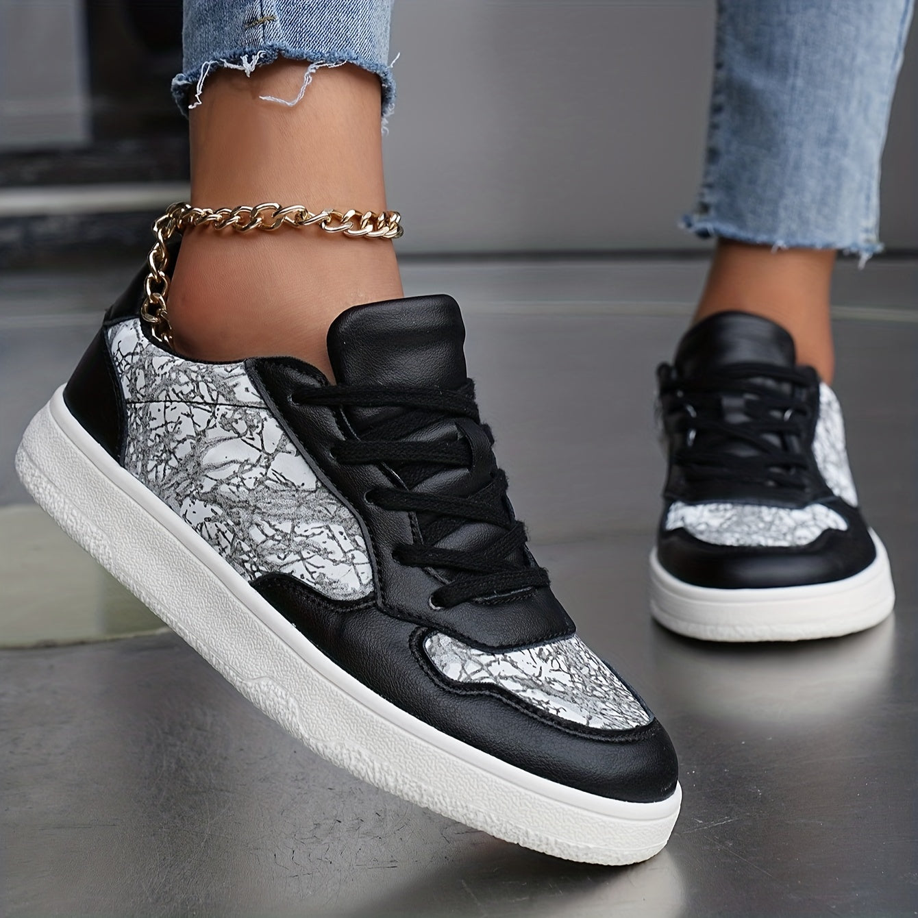 Girl's Trendy Skate Shoes, Lace Up Comfy Non Slip Stree Style Sneakers For All Seasons Outdoor Workout Activities
