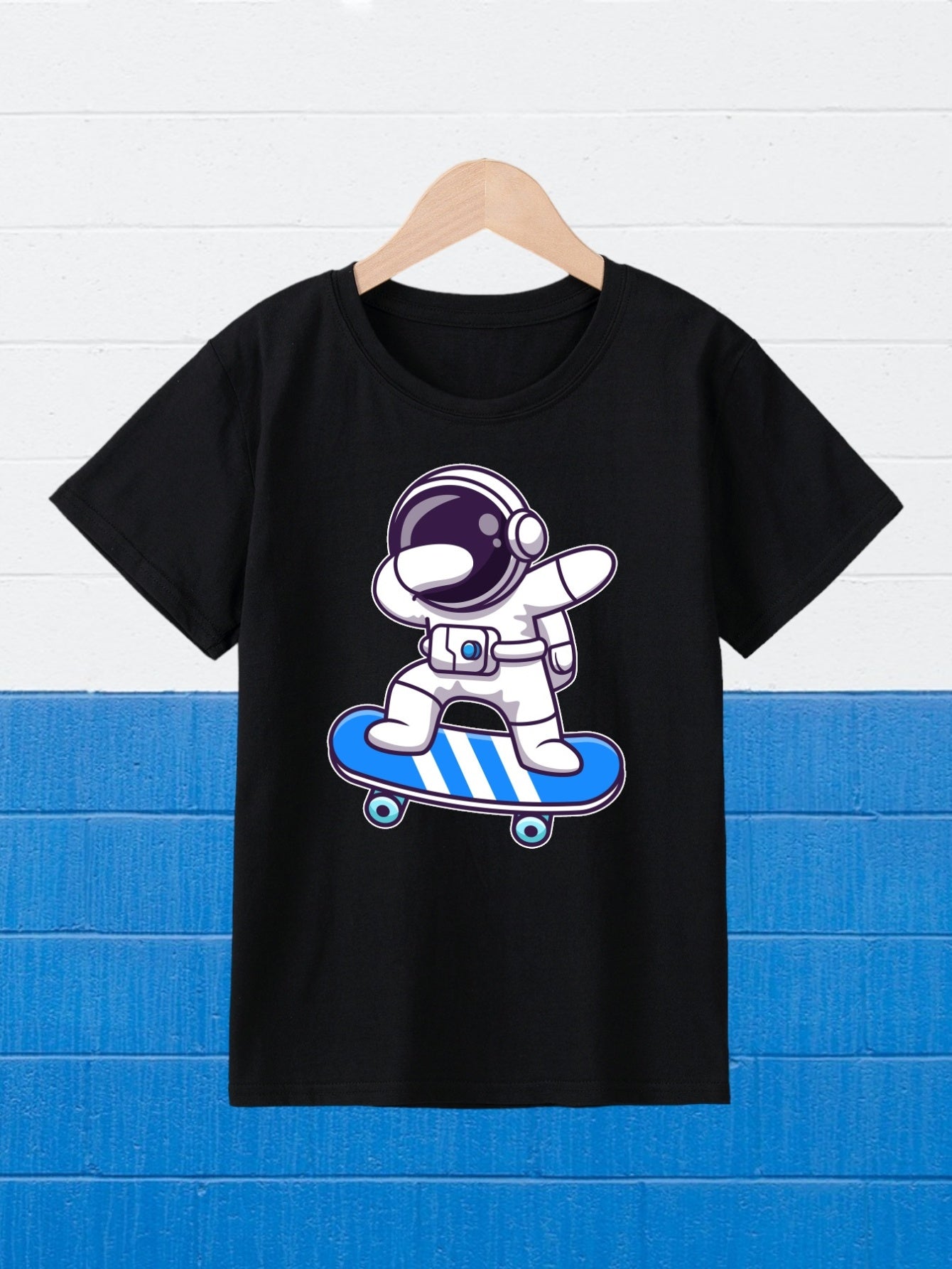 Girl's Cartoon Astronaut Playing Skateboard Pattern Shirt, Casual Breathable Comfy Short Sleeve Tee Top For City Walk Street Hanging Outdoor Activities